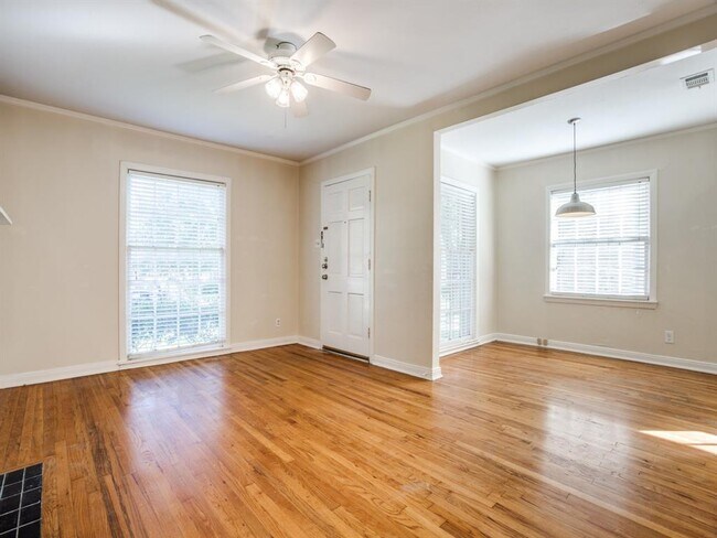 Foto del edificio - 7006 Lindsley Ave
