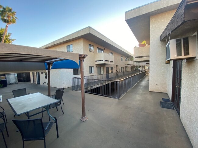 Building Photo - 1241 Mariposa St