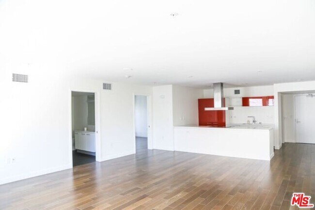 Foto del edificio - 901 Flower St