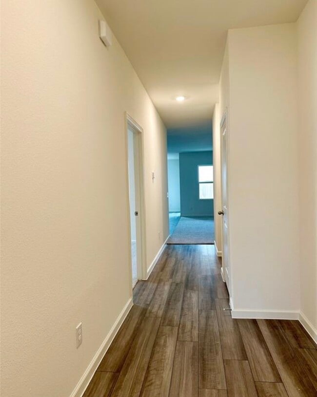 Foto del edificio - 4017 Silver Linden