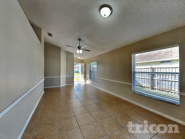 Building Photo - 9743 Red Clover Ave