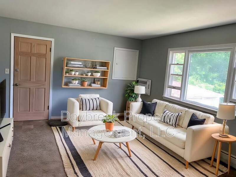 Foto principal - 811 7th Ave N