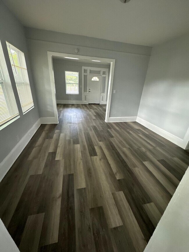 Foto del edificio - Fully Renovated 3/2 Available for Immediate Rent!