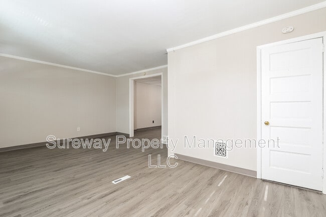 Building Photo - 8 W 8th St