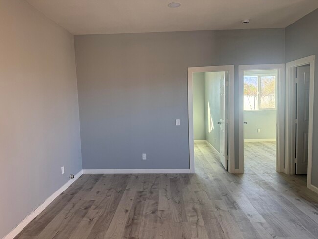Building Photo - 2405 Monterey Ave