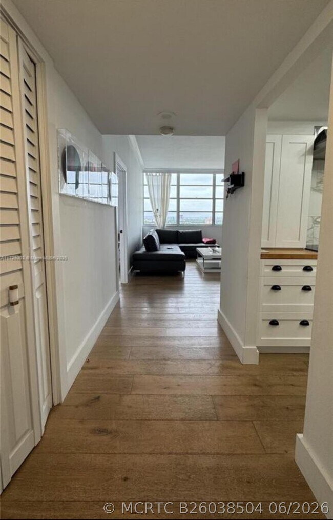 Foto del edificio - 11930 N Bayshore Dr