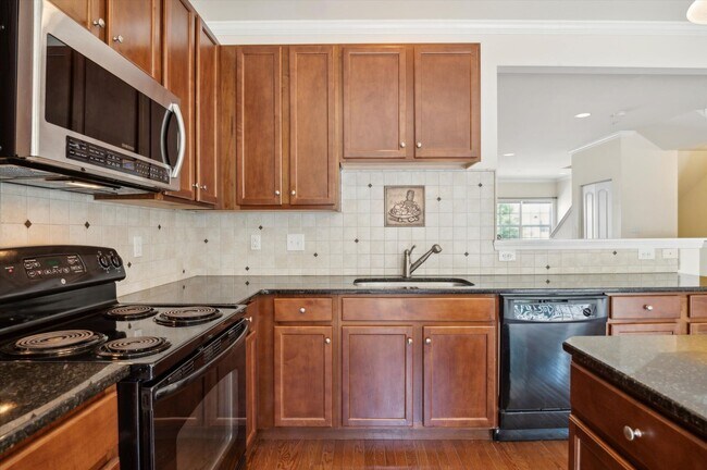 Foto del edificio - Lovely Townhome in Newark