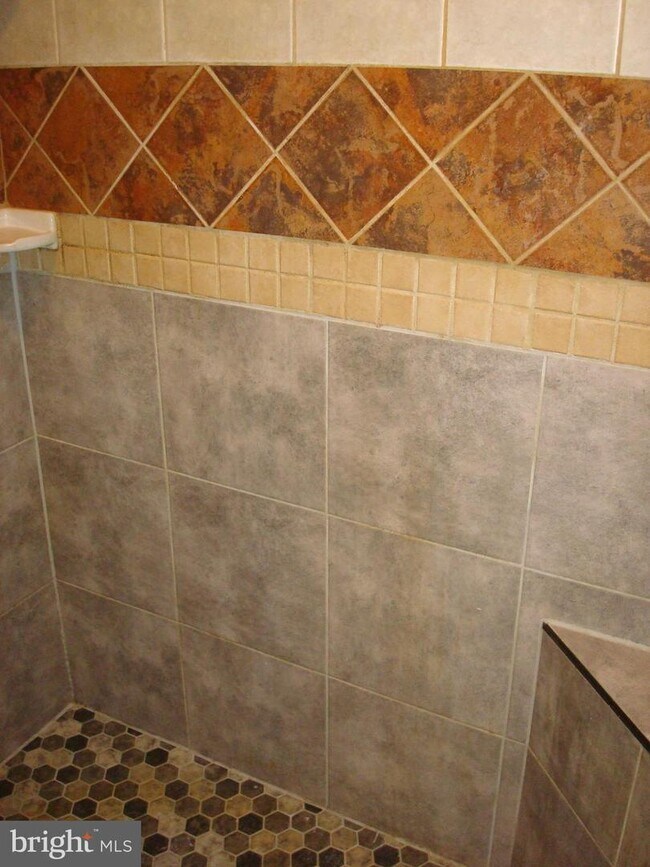 Foto del edificio - 702 E Marshall St