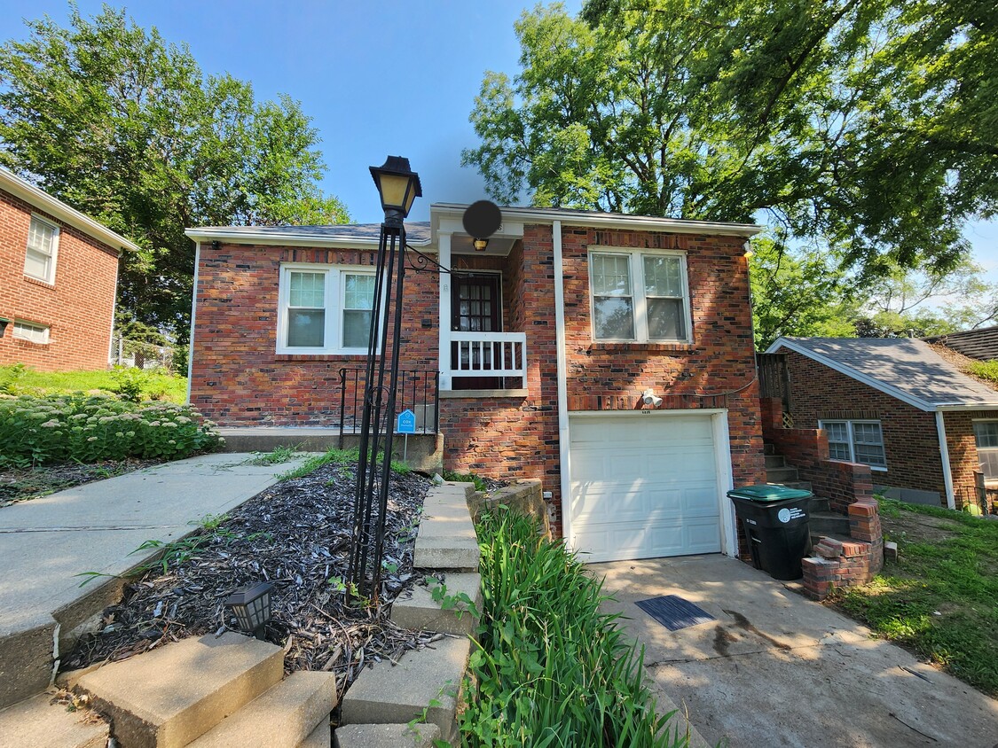 Foto principal - 4836 Pratt St