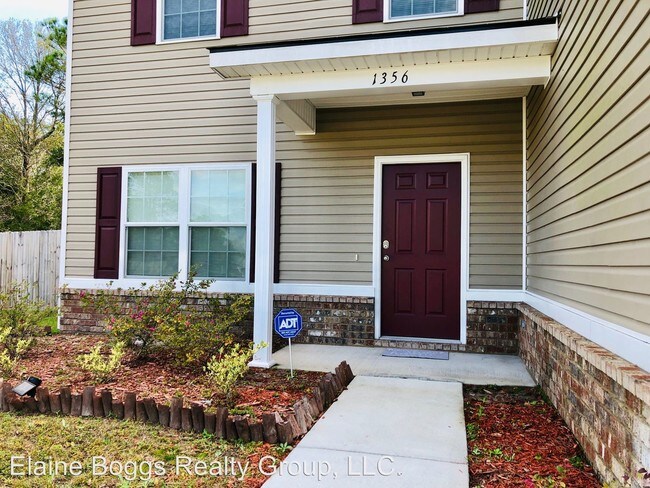 Building Photo - 4 br, 2.5 bath House - 1356 Poplar Circle