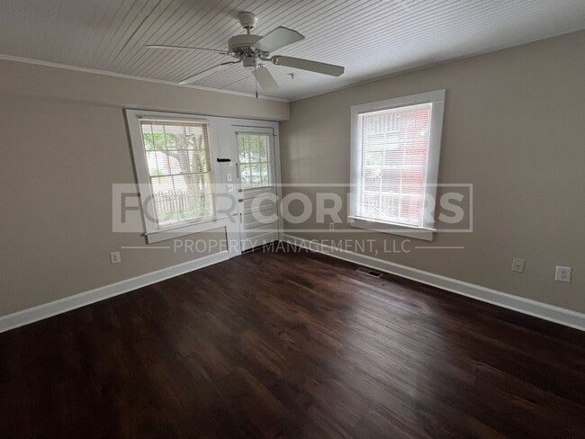 Foto del edificio - Charming 2 Bedroom 2 Bath in Historic Building