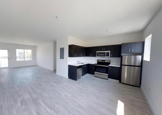 Foto del edificio - 321 S Shore Dr