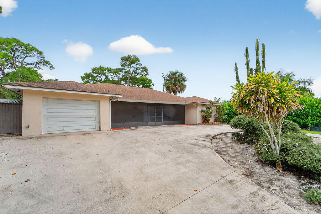 Primary Photo - 14965 Palmwood Rd