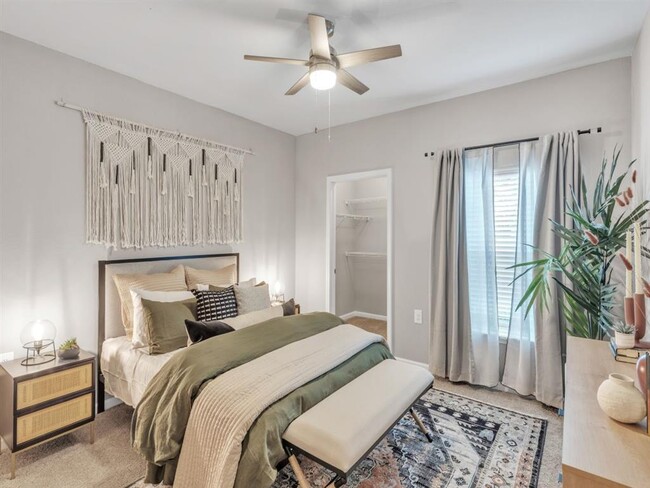 Building Photo - Westshore Palms