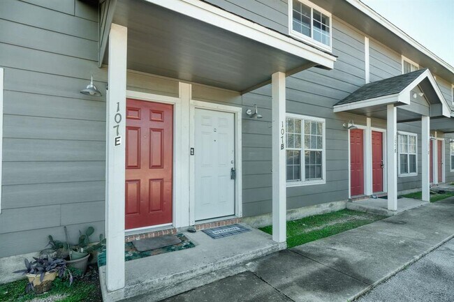 Foto del edificio - 107 Castleberry Ct