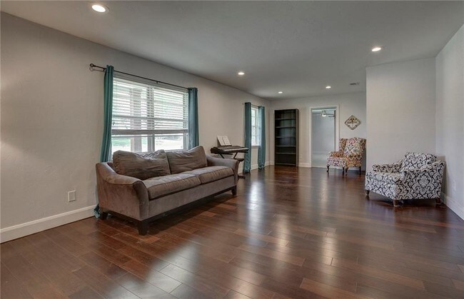 Building Photo - 11201 Cotillion Dr