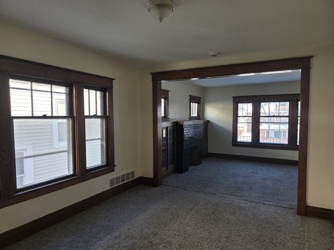 Building Photo - 265 Lisbon Ave