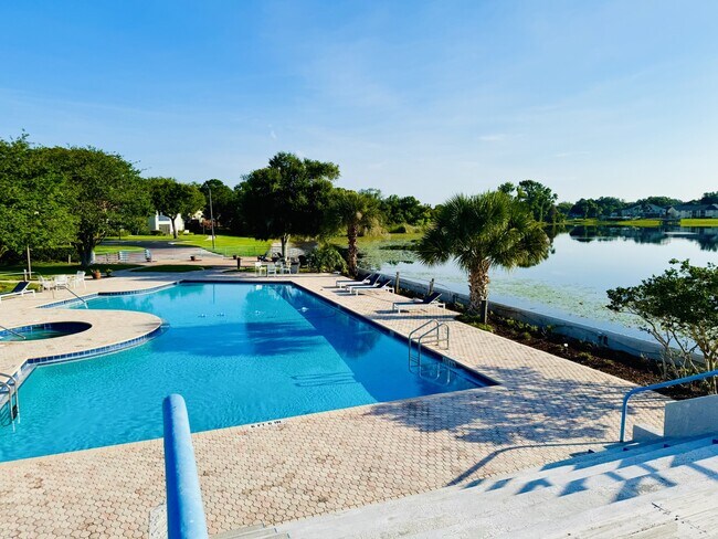 Foto del edificio - 1000 Winderley Pl