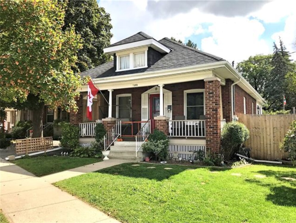 Primary Photo - 132 Mintern Av
