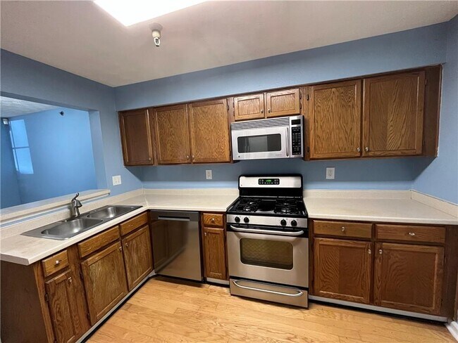 Foto del edificio - 4161 Riverlook Pkwy SE