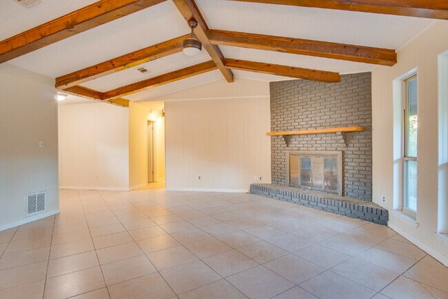 Building Photo - Spacious 3-Bed, 2-Bath Brick Home with 2-Car Garage, Granite Countertops, and Stainless Steel App...