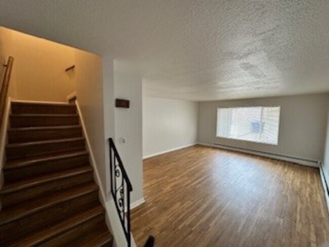 Foto del edificio - 1428 E 16th St