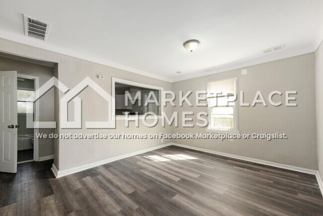Foto del edificio - 7577 Westminster Ave