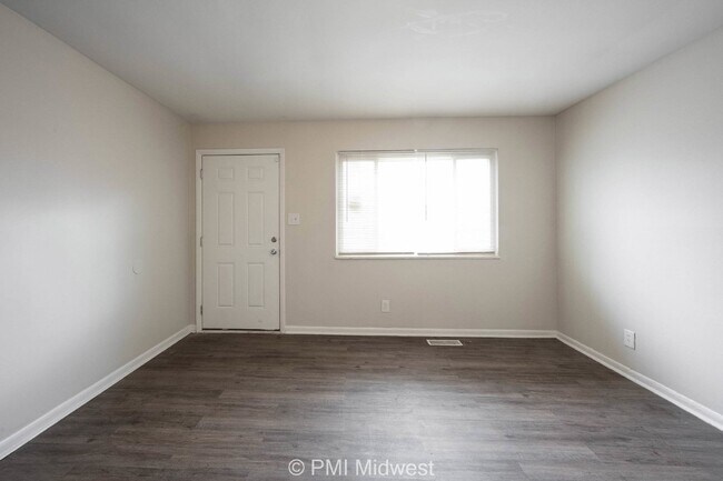 Foto del edificio - Charming 4-Bedroom Home in Indianapolis wi...