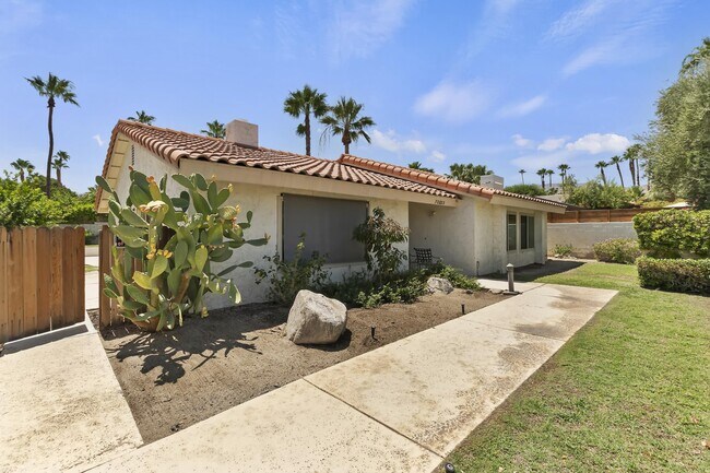 Foto del edificio - 73625 Haystack Rd