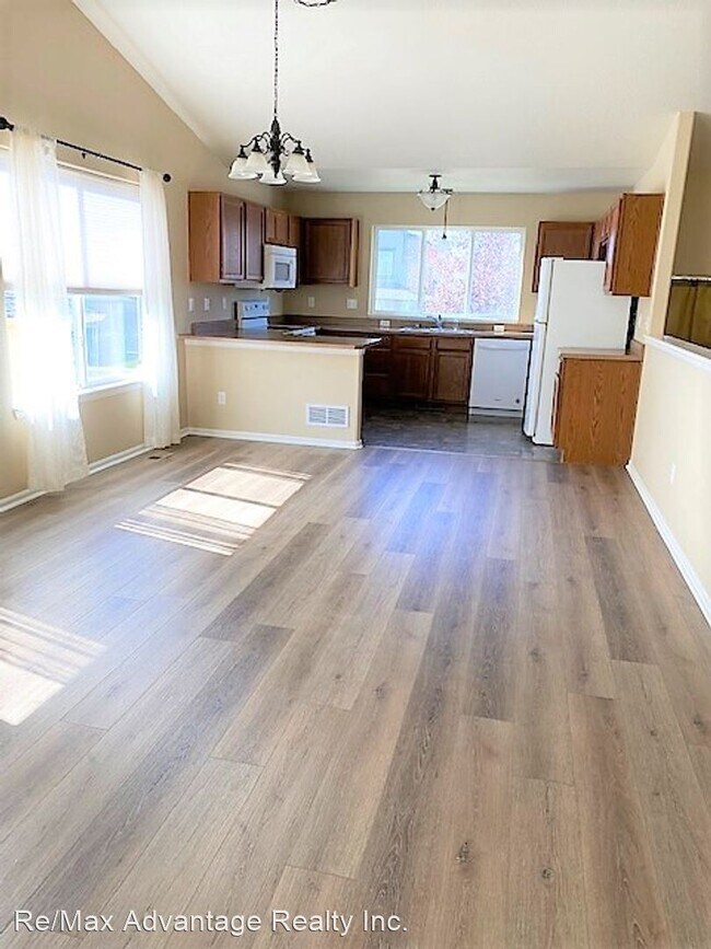 Building Photo - 6964 Sierra Meadows Dr