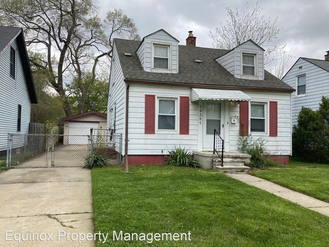 Primary Photo - 3 br, 1 bath House - 19381 Beaconsfield
