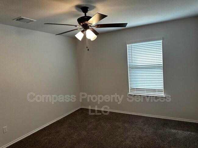 Foto del edificio - 11900 McCabe Dr