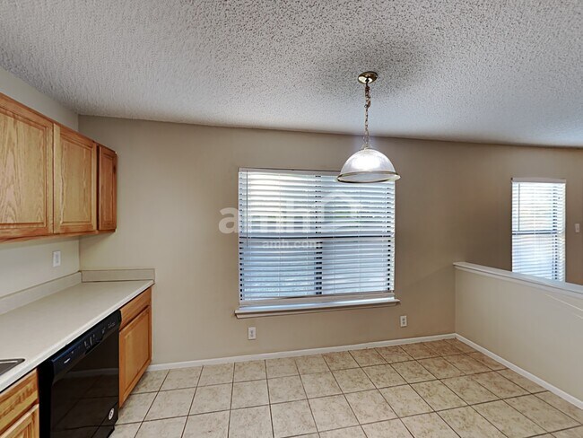 Foto del edificio - 7611 Rimhurst