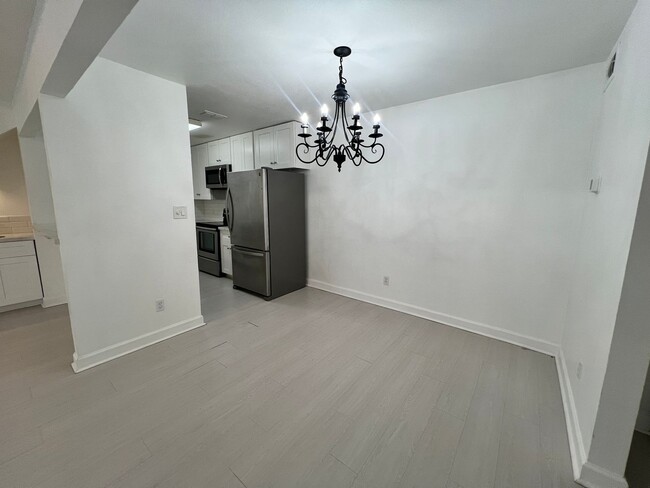 Building Photo - Spacious 2-bedroom, 2-bathroom condo locat...