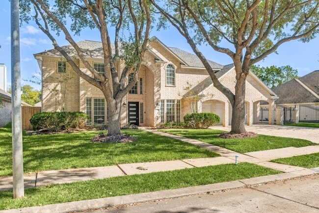 Building Photo - 14910 Lake Woodbridge Ct