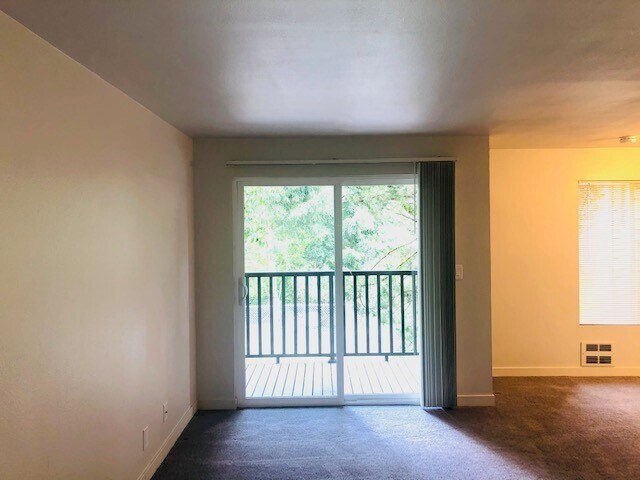 Building Photo - 12340 33rd Ave NE