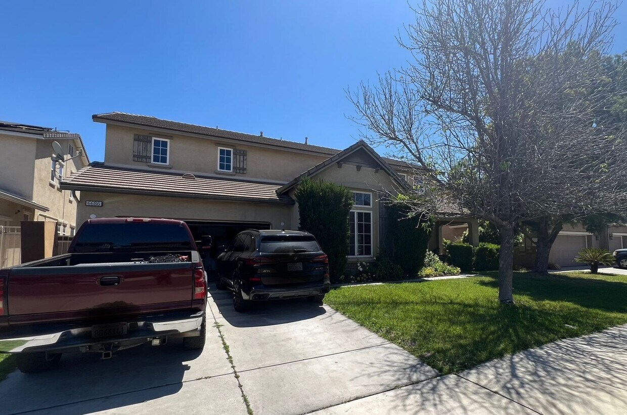 Foto principal - 6686 Sand Dunes St