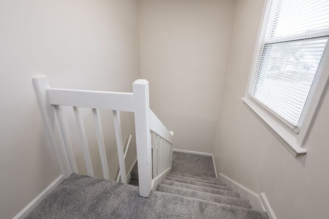 Foto del edificio - Newly Renovated 3 Bedrooms 2.5 Bathroom Home