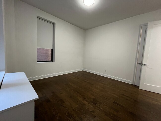 Foto del edificio - 200 W 58th St