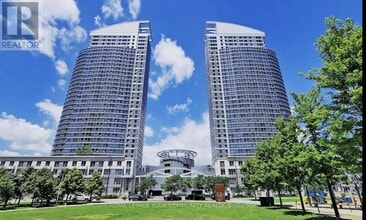 Building Photo - 36-1236 Lee Centre Dr
