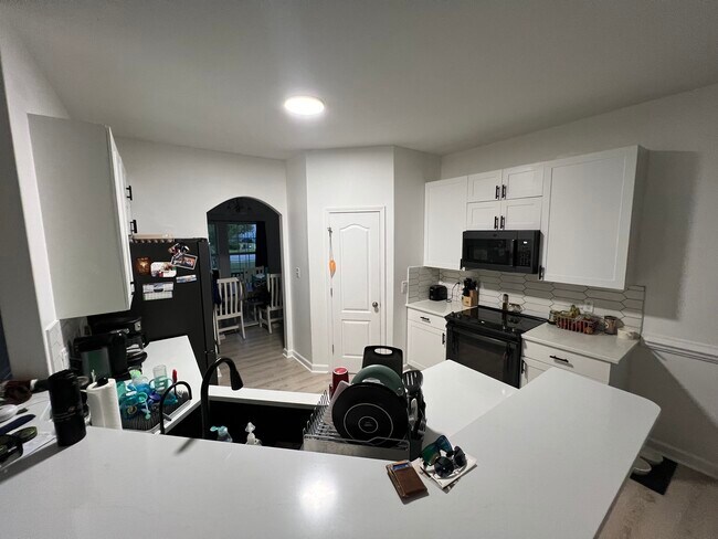 Building Photo - 105 Groveshire Pl