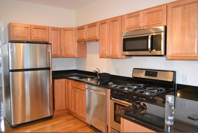 Primary Photo - 172 Fuller St