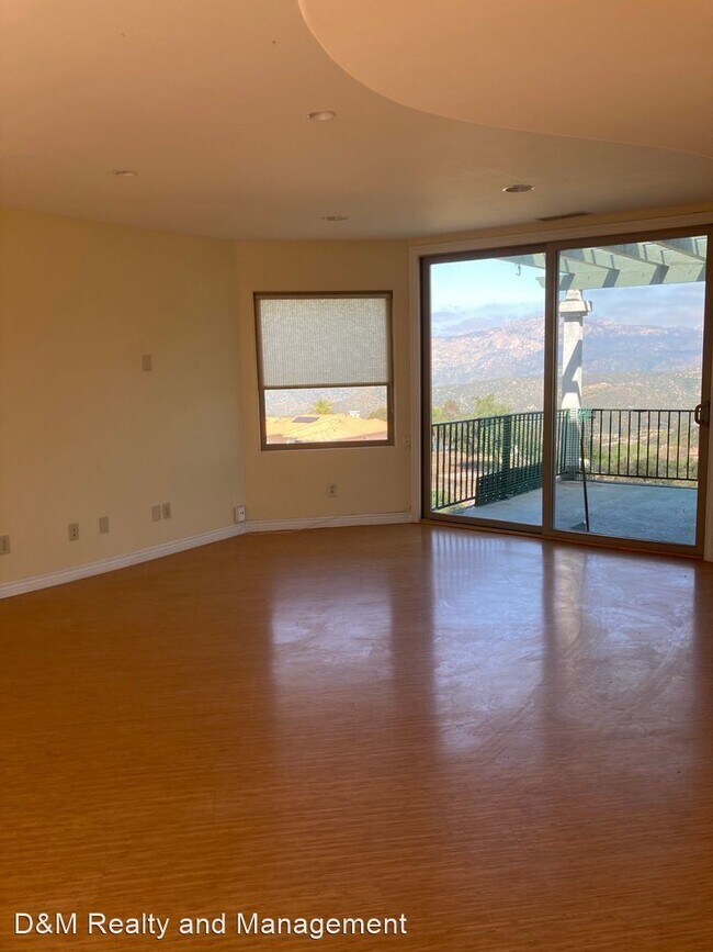 Building Photo - 4 br, 3 bath House - 2638 W Victoria Dr