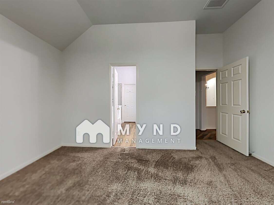 Primary Photo - 4 br, 2 bath House - 2131 Lakewind Ln League