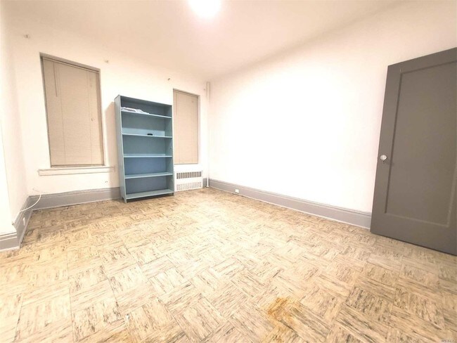 Foto del edificio - 969 E 14th St