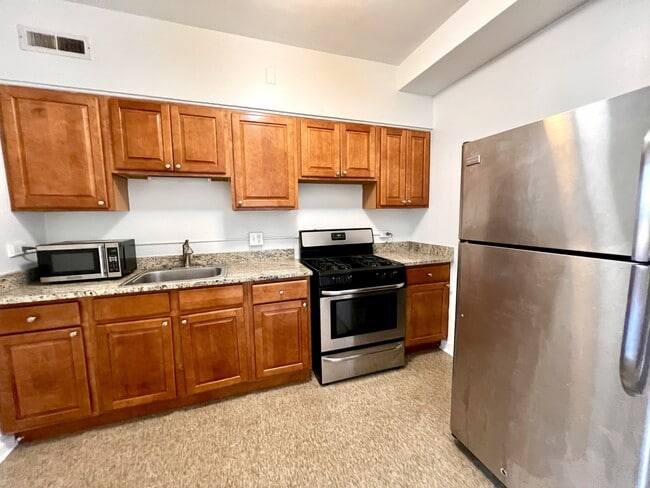 Foto del edificio - 6230 N Kenmore Ave