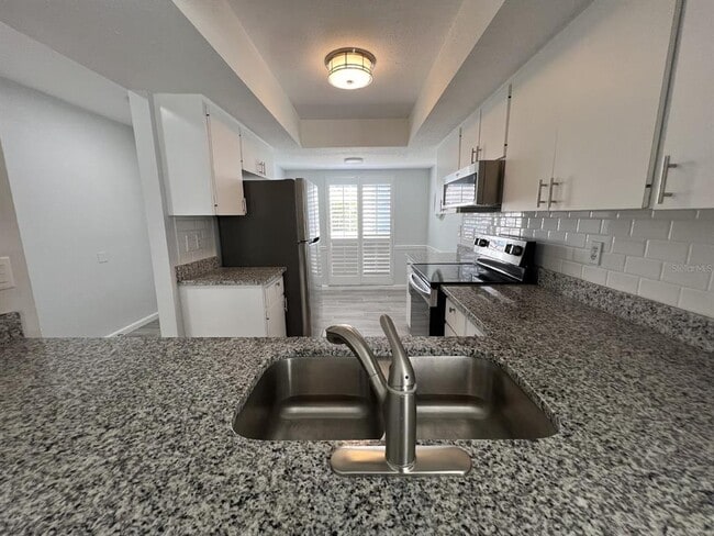 Foto del edificio - 5262 Wedgewood Ln