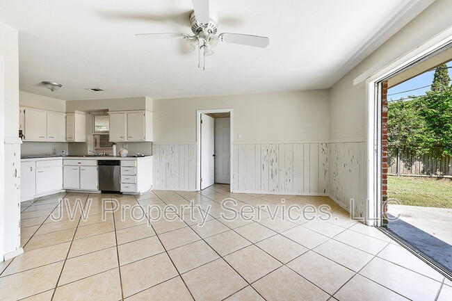 Building Photo - 6501 Lafreniere St