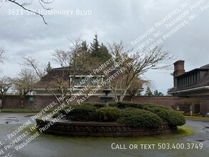 Building Photo - 3611 SW Humphrey Blvd