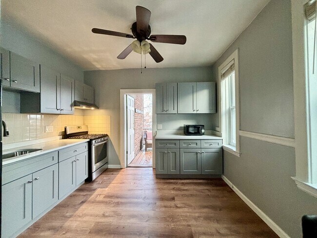 Building Photo - 47 Park Vale Ave